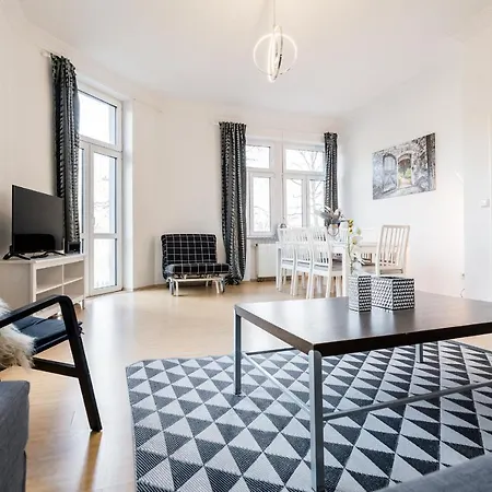 Grosszugige Ferienwohnung In Koln-dellbruck - #120518